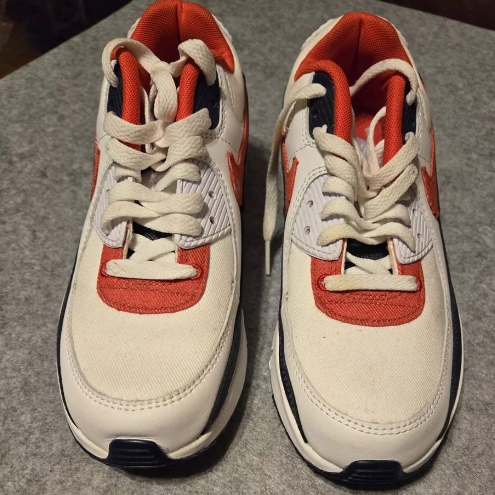 Nike Women's Air Max 90